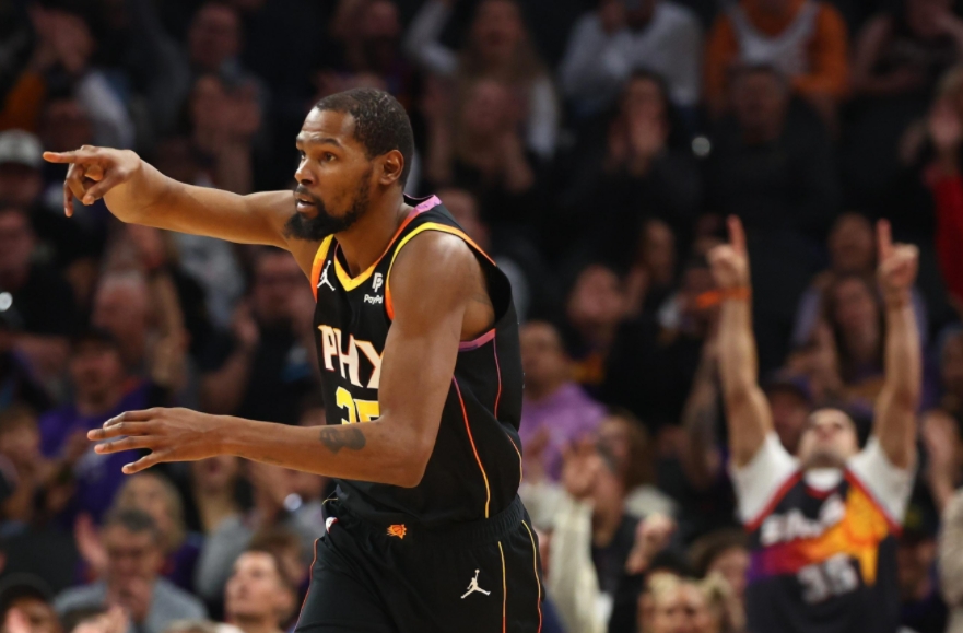 杜兰特迎来七赛季高光表现，快船球迷沸腾！